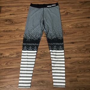 Nike Pro Black and Gray Patterned Leggings Sz Large